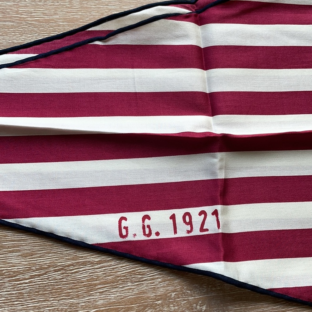 Gucci Scarf Antelope 45x20 100% Cotton Red/Ivory - Picture 2 of 7